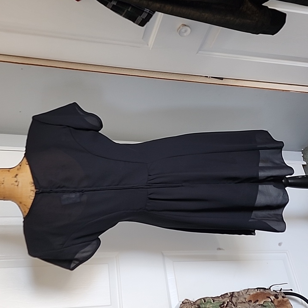Black dress. - Picture 3 of 5